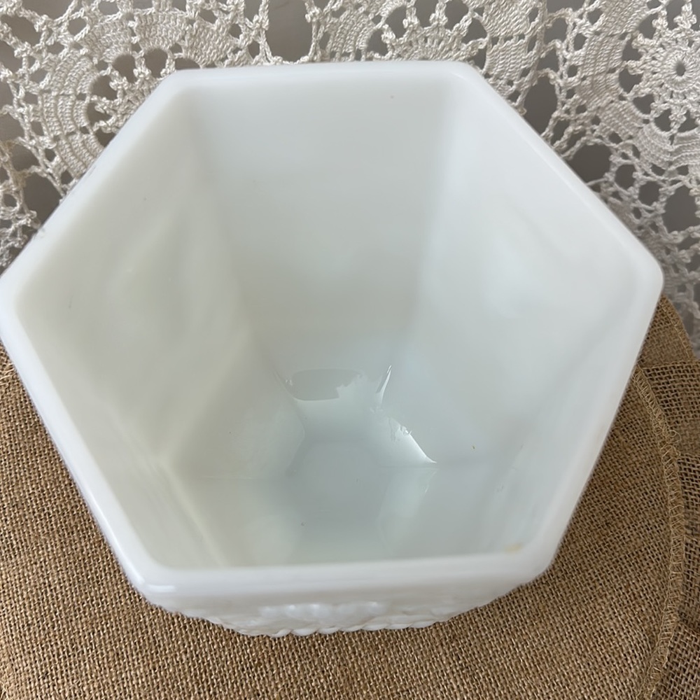 Hexagon Milk Glass Vintage Anchor Hocking Fire King Pedestal Vase Harvest Grape - Picture 3 of 9